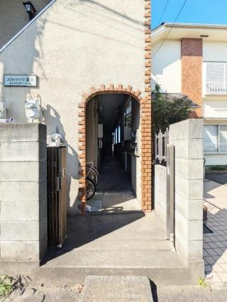 スカイハイツ富士のエントランス