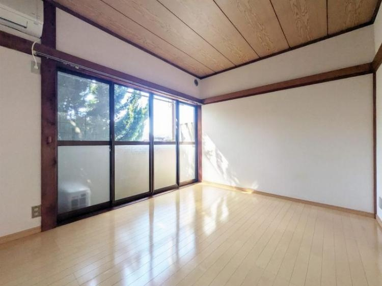 スカイハイツ富士の居間・リビング