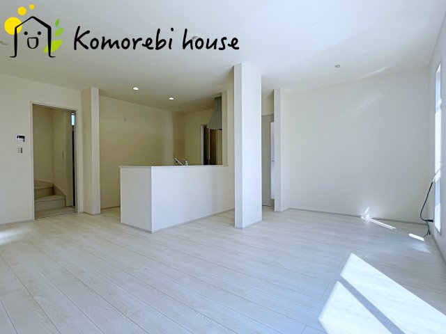 鴻巣市鎌塚　新築一戸建て　リーブルガーデン　01の居間・リビング|こちらのリビングで趣味の時間をお楽しみください