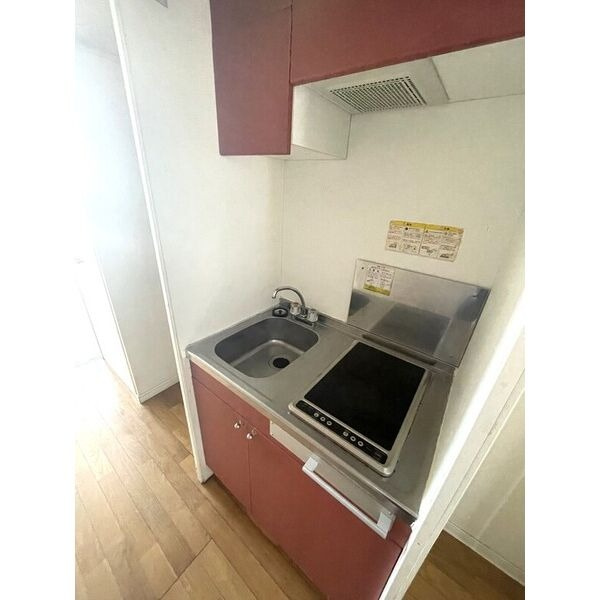 西岡崎駅前アールのキッチン