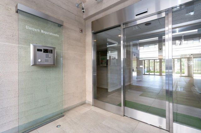 プライムアーバン学芸大学パークフロントのエントランス