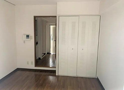 川崎市多摩区西生田３丁目の賃貸マンションの居間・リビング