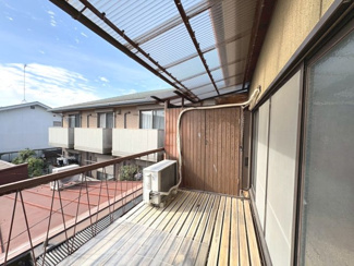 【バルコニー】 | 阪急西京極駅歩７分の昭和レトロな中古住宅 | 奥行きのある南側のベランダ。洗濯物が良く乾きます♪