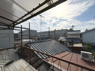 【展望】 | 阪急西京極駅歩７分の昭和レトロな中古住宅 | 南側に高い建物が無い為、明るくて開放感がございます。