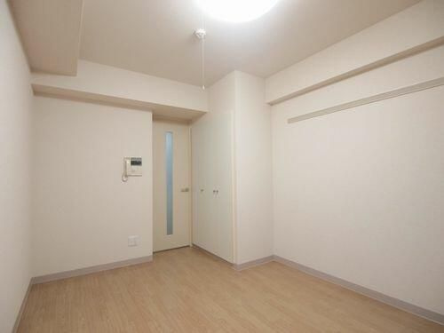 エスティメゾン武蔵小金井の洋室