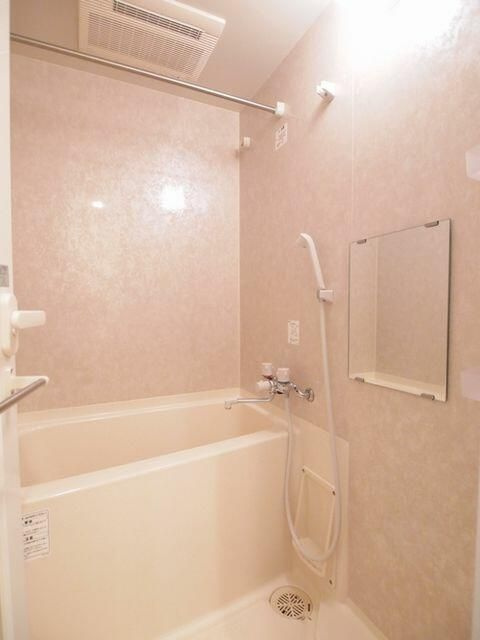 エスティメゾン武蔵小金井の浴室