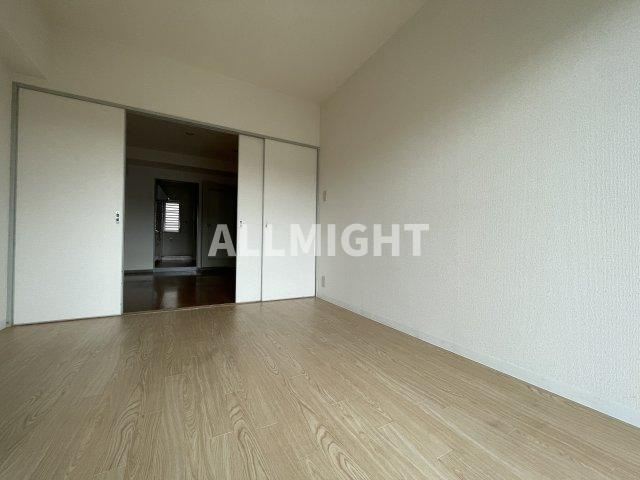 川崎市多摩区生田６丁目の賃貸マンションの寝室|★お部屋探しはオールマイト不動産までご相談下さい♪