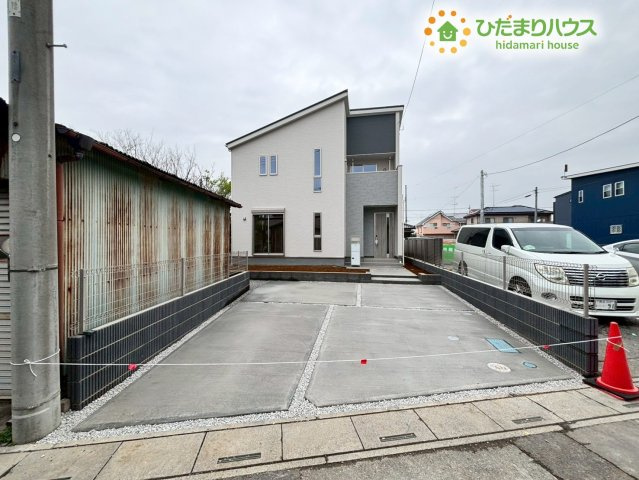鴻巣市鎌塚　新築一戸建て　リーブルガーデン　01の駐車場