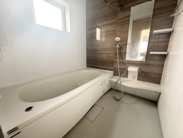 状態良好♪駐車２台OKの築浅物件♪春江町の浴室|きれいなお風呂です