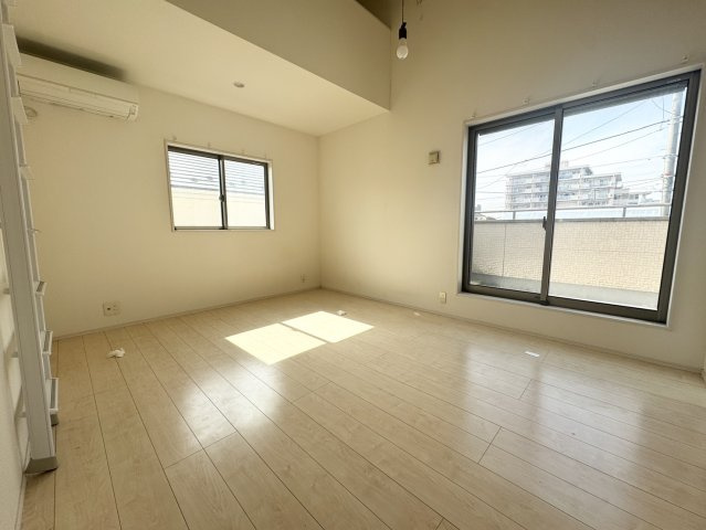 状態良好♪駐車２台OKの築浅物件♪春江町の洋室|個人の部屋や寝室として使える洋室です