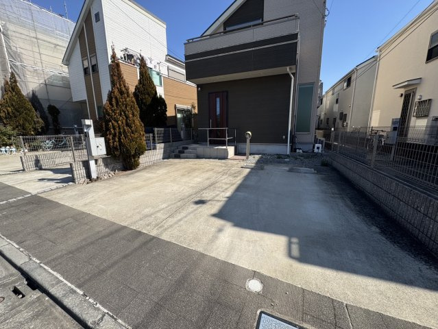 状態良好♪駐車２台OKの築浅物件♪春江町の駐車場|駐車場に車を止められます
