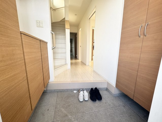 状態良好♪駐車２台OKの築浅物件♪春江町の玄関|玄関です