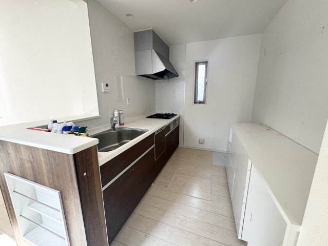 状態良好♪駐車２台OKの築浅物件♪春江町のキッチン|きれいなキッチンです