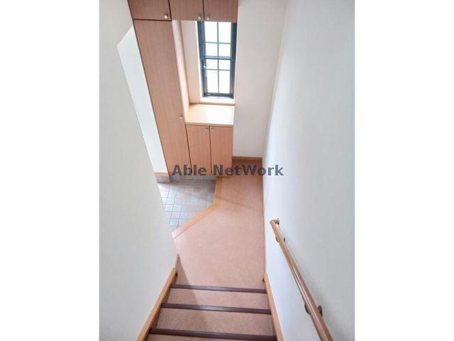 プラトーAの玄関|室内階段