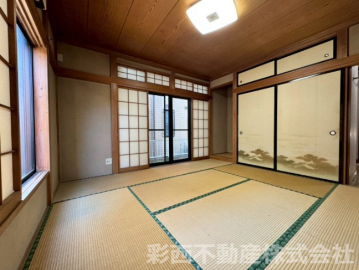 所沢市林2丁目中古戸建ての和室|心がホッと落ち着く和室をご用意しました！床が柔らかいので小さいお子様のプレイルームや、ご両親が泊まりに来た時の客間としてなど、様々な用途で使える万能なお部屋です☆
