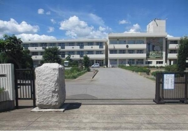 オズロードの周辺|八街市立実住小学校まで950m