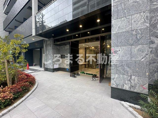 プレサンス堺筋本町エグゼブランのエントランス