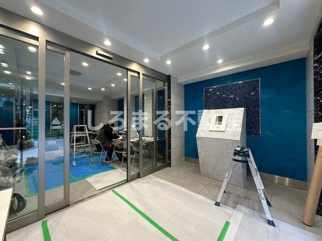 プレサンス堺筋本町エグゼブランのロビー