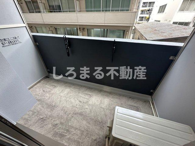 プレサンス堺筋本町エグゼブランのバルコニー