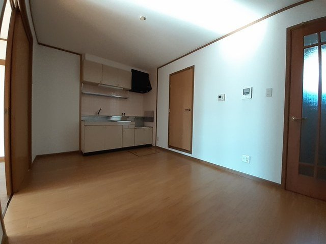 クレストヨコセキの居間・リビング