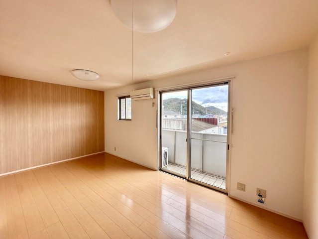 モダンコート東阿保の居間・リビング