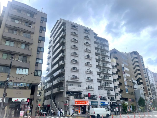 ウイン四ツ谷の外観