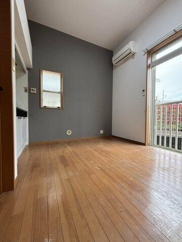 川崎市多摩区登戸のアパートの居間・リビング