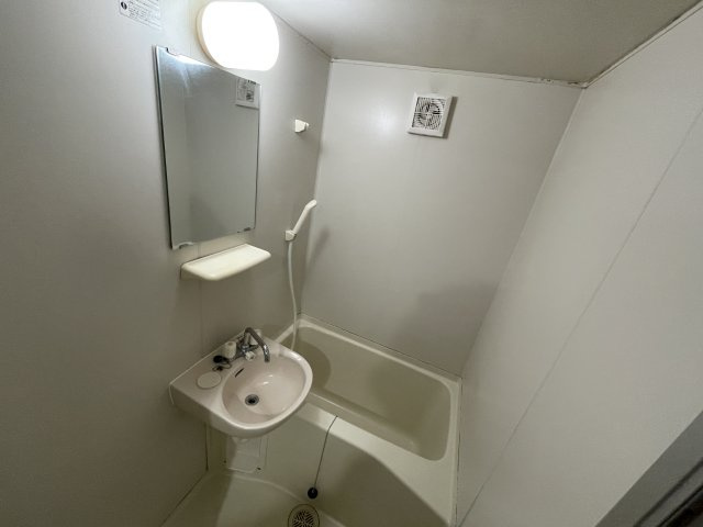 川崎市多摩区登戸のアパートの浴室