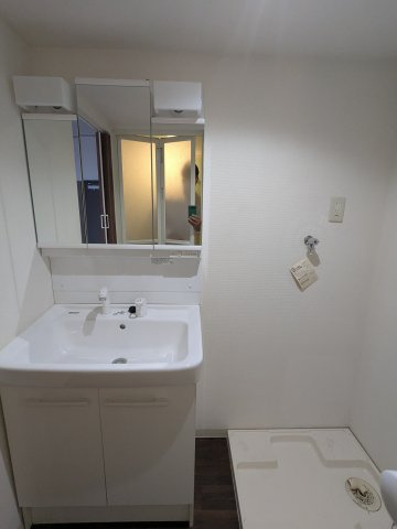 プレジデント東大阪 4棟の独立洗面台