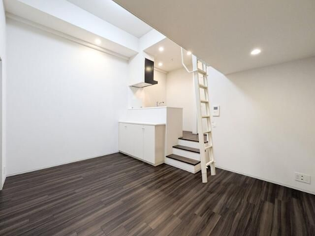 フェニックス飯田橋の居間・リビング|☆このお部屋は仲介手数料0円です☆