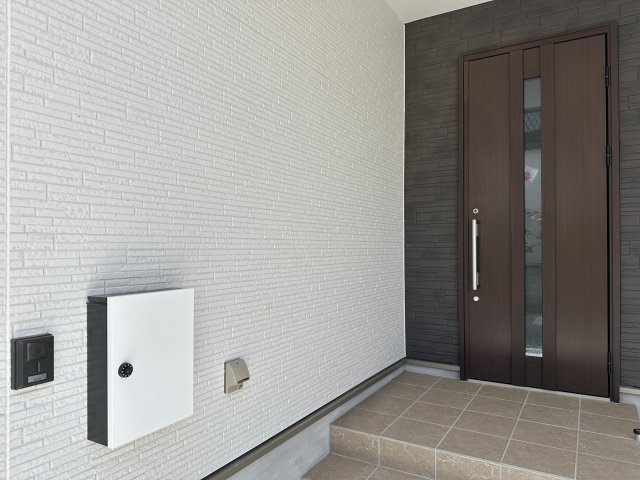 明石市東野町1期１号棟新築戸建の玄関