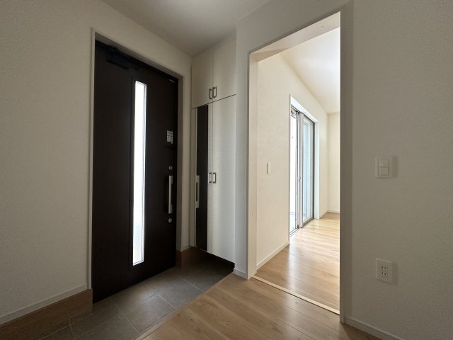 明石市東野町1期１号棟新築戸建の玄関