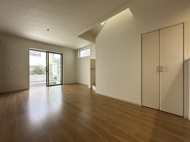 明石市東野町1期１号棟新築戸建の居間・リビング