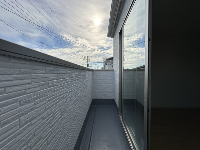 明石市東野町1期１号棟新築戸建のバルコニー
