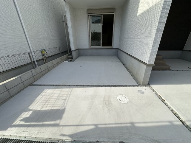 明石市東野町1期１号棟新築戸建の駐車場