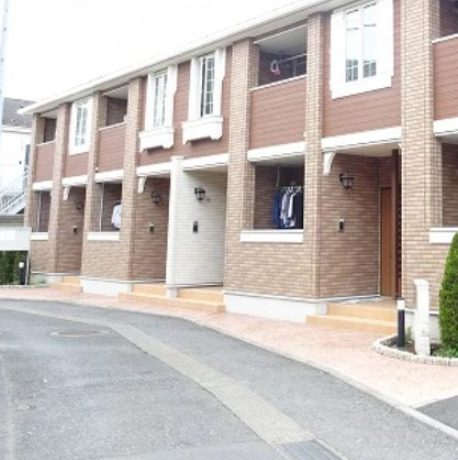 川崎市多摩区登戸のアパートのエントランス