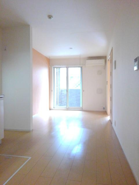 川崎市多摩区登戸のアパートの居間・リビング