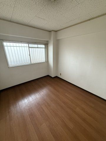 おりおのサニーハイツの洋室