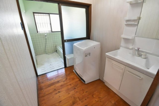 【独立洗面台】 | 鹿屋市川西町　中古戸建 | AI家具消しを使用しています。