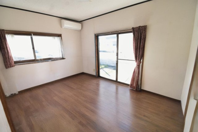 【洋室】 | 鹿屋市川西町　中古戸建 | AI家具消しを使用しています。