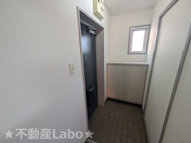 ラフォーレⅡ 207の玄関