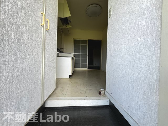 コーポエイトの玄関