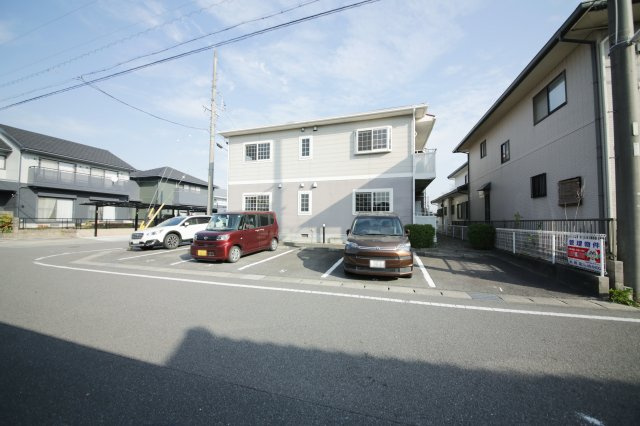 フィオーレの駐車場