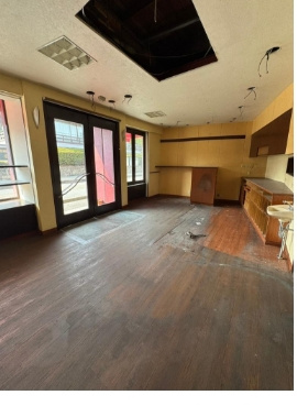 堺市東区日置荘西町７丁　店舗戸建ての内装