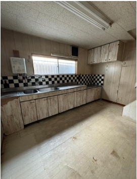 堺市東区日置荘西町７丁　店舗戸建ての内装