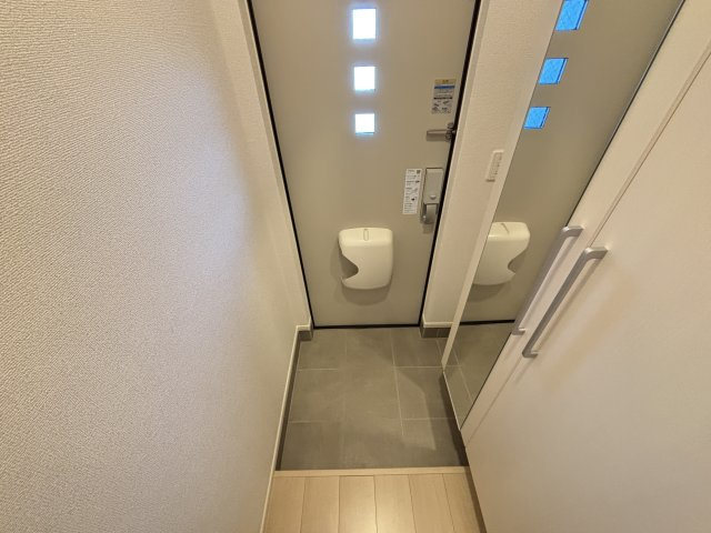 フラワープラスの玄関