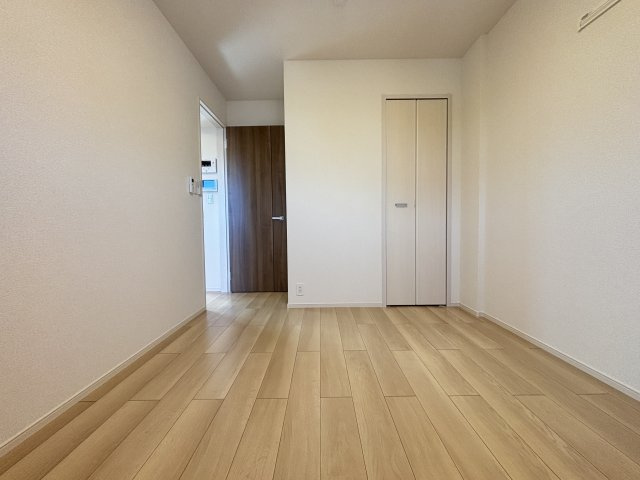 フラワープラスの洋室