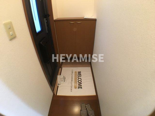 フローラ中里の玄関