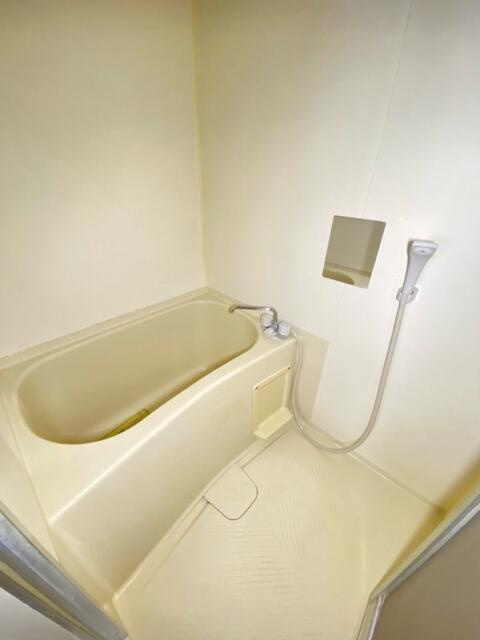 調布市多摩川５丁目のアパートの浴室