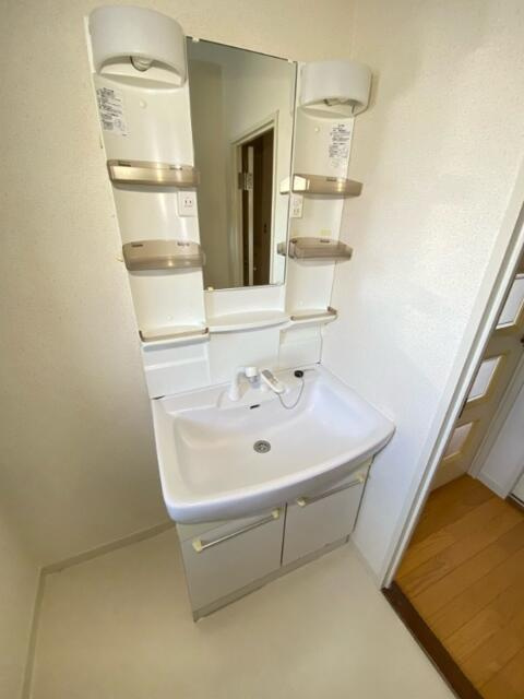 調布市多摩川５丁目のアパートの洗面所